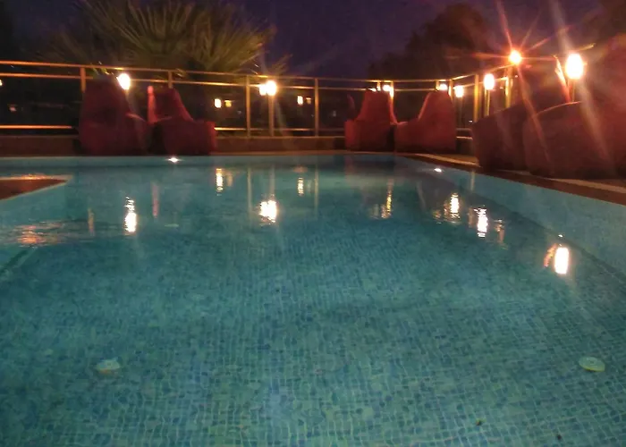 Hotell Demir 3*