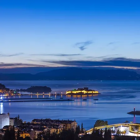 Demir Kuşadası